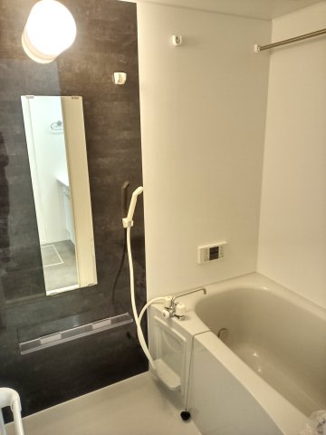 バス・シャワールーム　追い焚き機能付き