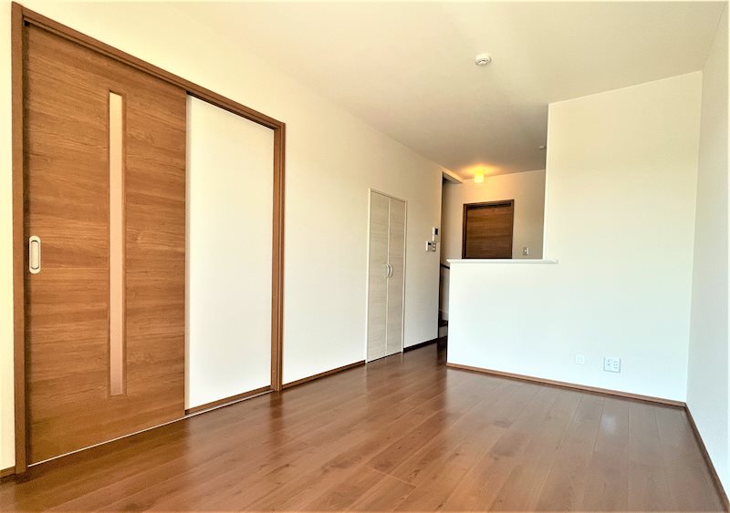 居室・リビング　約10帖のLDKはご家族の寛ぎの空間