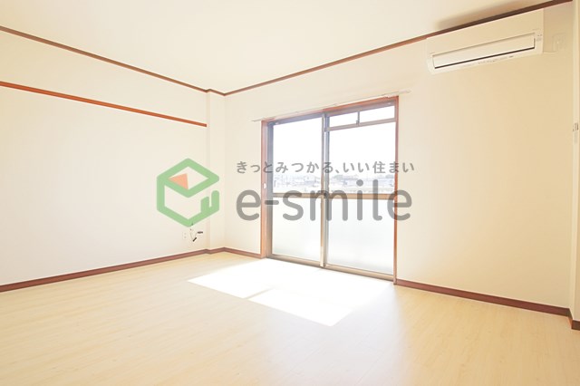 居室・リビング　ゆったり過ごせる居間です