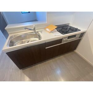 キッチン　※別部屋参考写真となります。