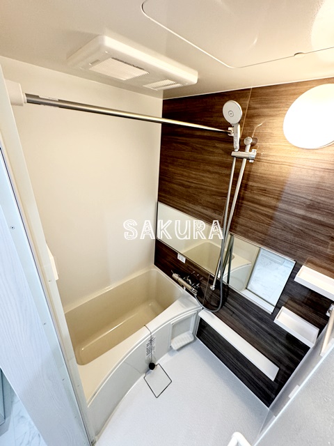 バス・シャワールーム　雨の日でも安心の浴室乾燥機付きです♪