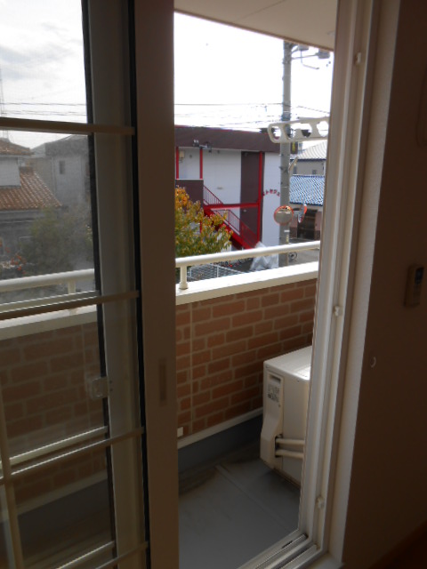 バルコニー　南面ルーフ・ワイドバルコニー（物干し設備あり）