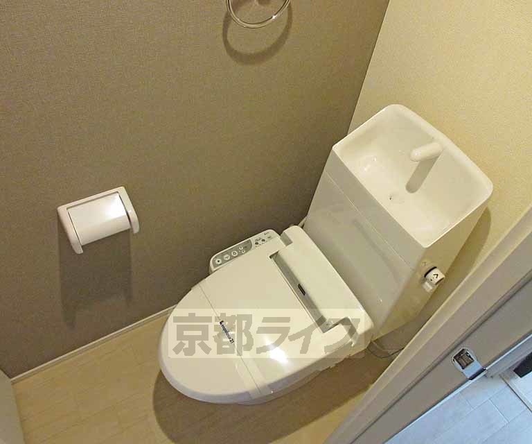 トイレ　ウォシュレット付きのキレイなトイレですね～