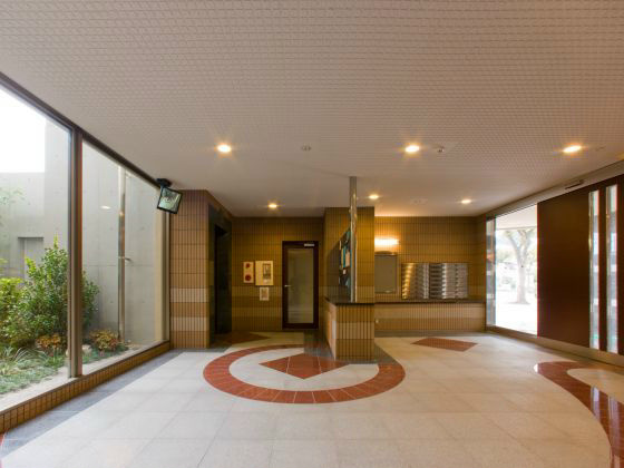 ロビー　オシャレなオブジェもあります♪