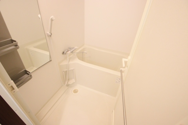 バス・シャワールーム　※別室の参考写真の為、現況優先です。