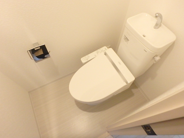 トイレ　温水洗浄便座