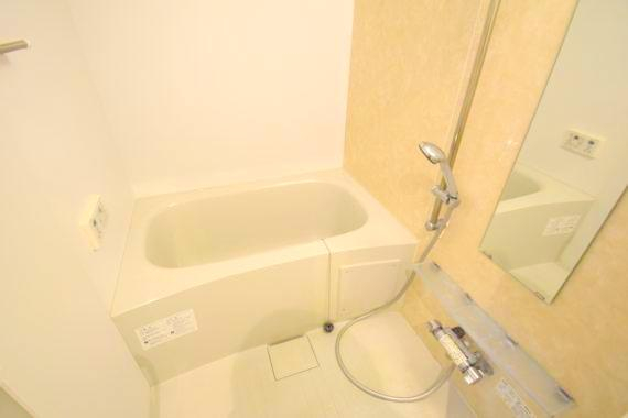 バス・シャワールーム　日ごろの疲れを癒しましょう。