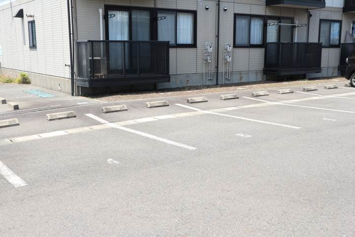 その他　駐車場（その他）まで0m