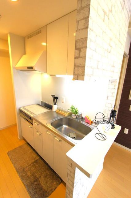 キッチン　キッチンからカウンターを経由してお料理を運べますよ◎