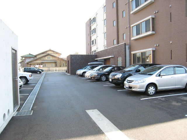 駐車場　融雪付駐車場