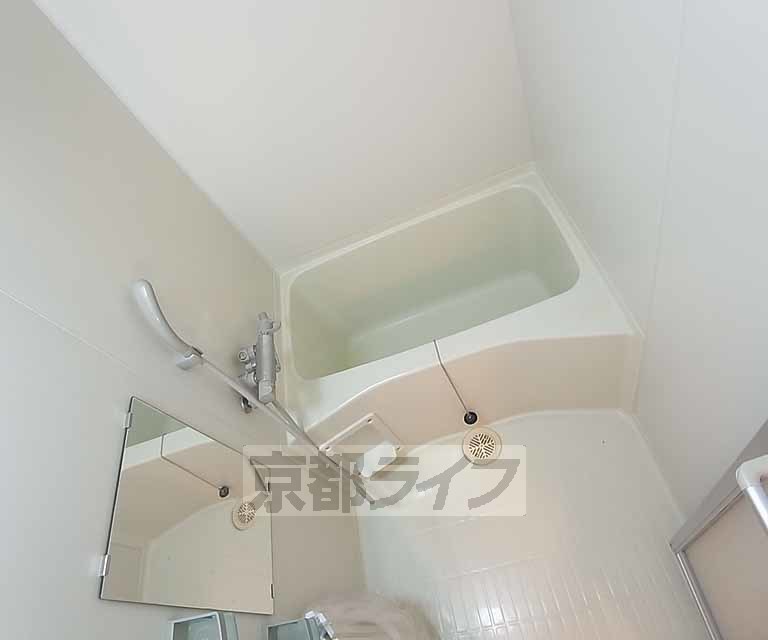 バス・シャワールーム　浴室乾燥機付きです。