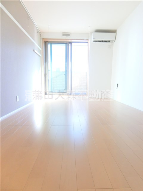 居室・リビング　南向きの洋室7.5帖　ウォークインクローゼット付！