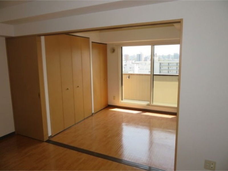 居室・リビング　反転タイプの画像です。