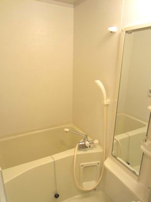 バス・シャワールーム　■バスルーム