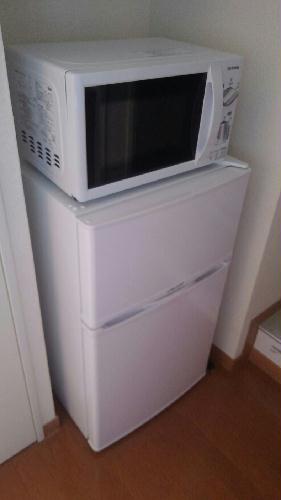 その他設備　冷蔵庫と電子レンジになります。