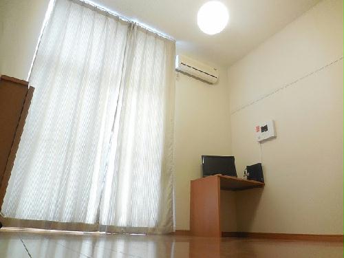 居室・リビング　家具・家電付き