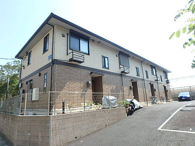 建物外観　ペット飼育相談可能、３ＬＤＫテラスハウスです！
