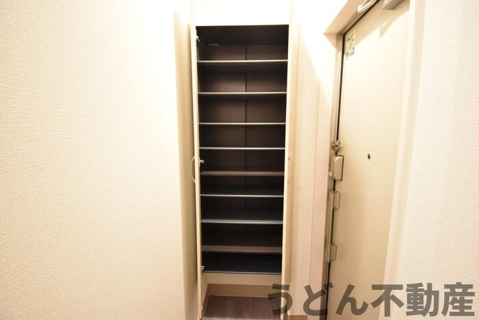 玄関　うどん県のお部屋探しはうどん不動産へ うどんちゃんとLINE