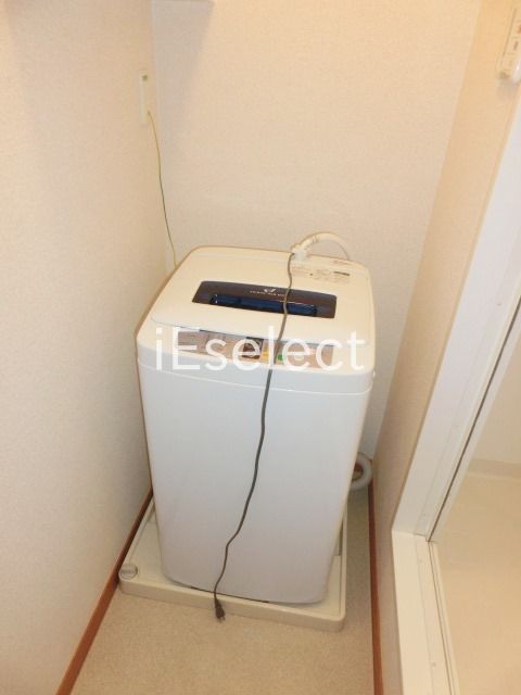 洗面設備　洗濯機は付いていません。