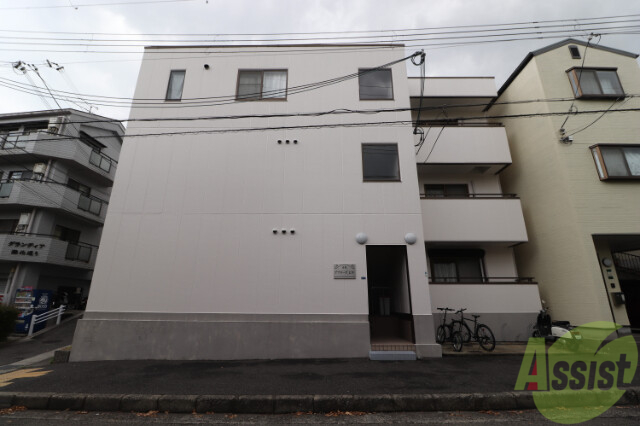 建物外観　明るそうですね。