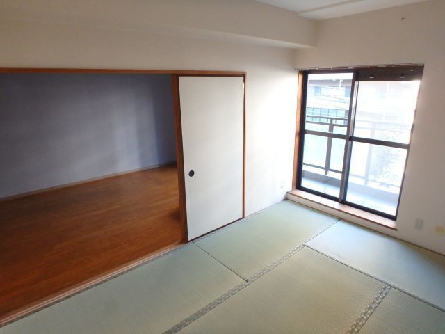 バルコニー　洋室５畳