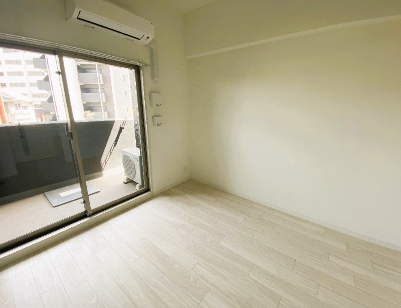 居室・リビング　日当たりが良いお部屋は落ち着きますね