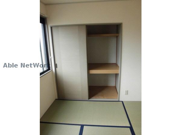 収納　押入れ