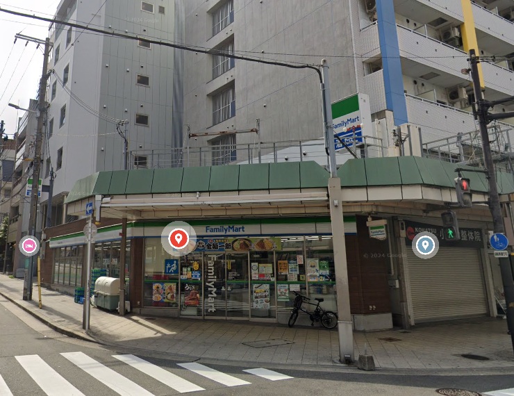 コンビニ　ファミリーマート内久宝寺町四丁目店（コンビニ）まで247m