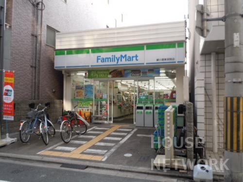 コンビニ　ファミリーマート綾小路東洞院店（コンビニ）まで26m