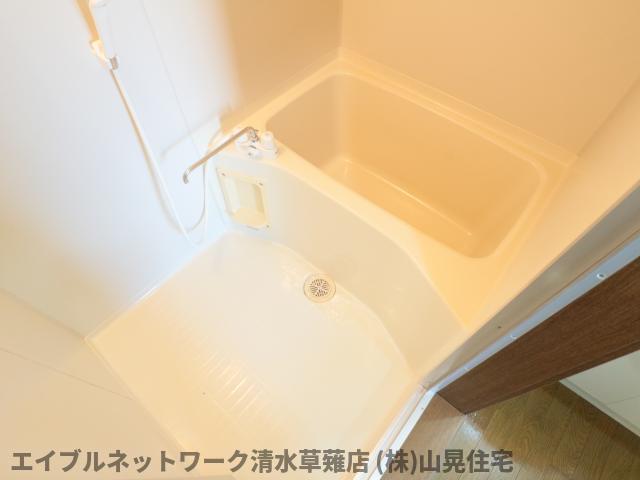 バス・シャワールーム　ゆったり過ごせるお風呂です