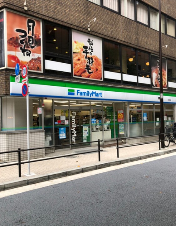コンビニ　ファミリーマート 神谷町駅前店（コンビニ）まで226m