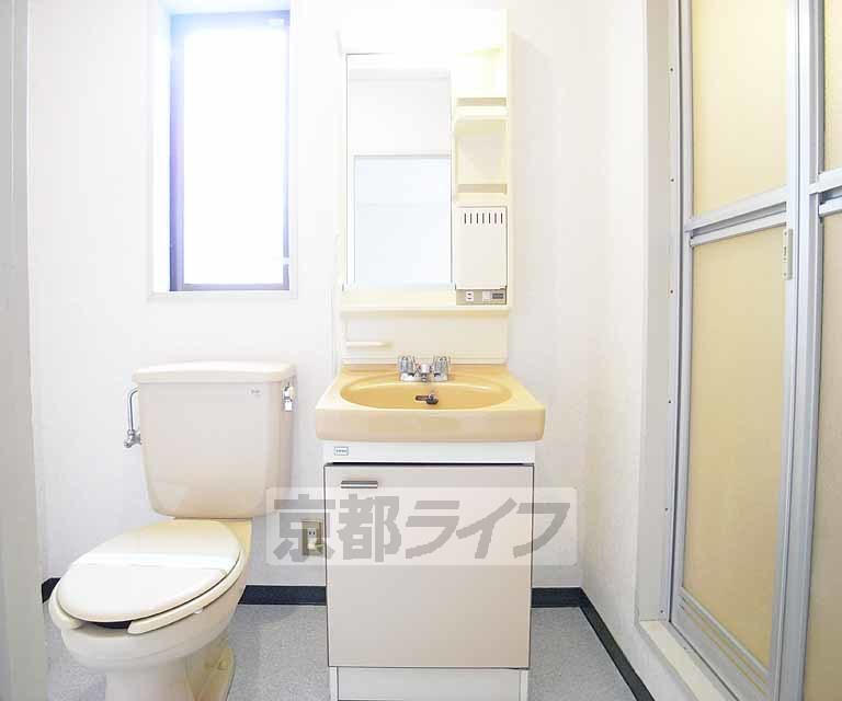洗面設備　洗面台です。