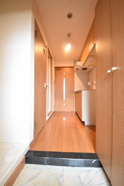 玄関　明るい玄関がお出迎え