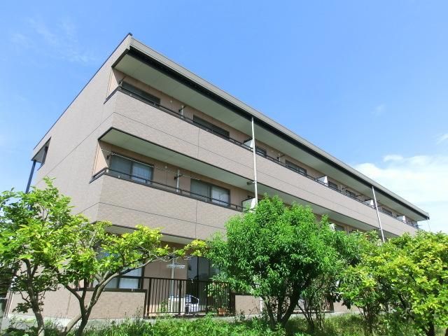 建物外観　駅徒歩５分　高台・南向きで日当り良好