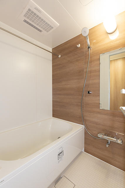 バス・シャワールーム　※写真は同タイプ住戸です。