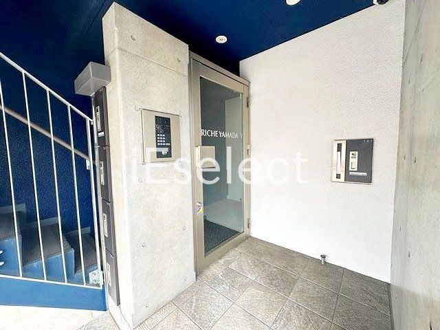 エントランス　建物入り口部分です