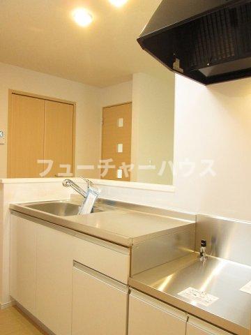 キッチン　コンパクトなキッチンで掃除もラクラク
