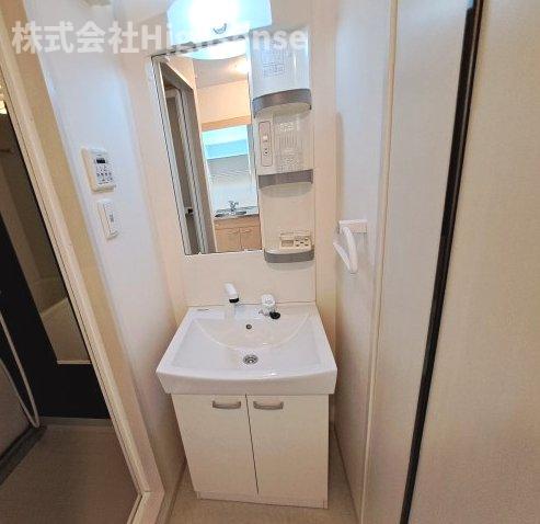 洗面設備　コンパクトで使いやすい洗面所
