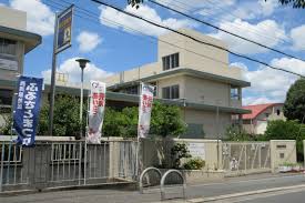 小学校　茨木市立西河原小学校（小学校）まで426m
