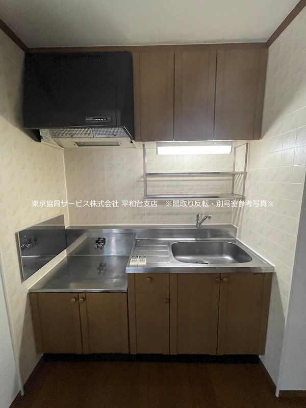 キッチン　※間取り反転・別号室参考写真※