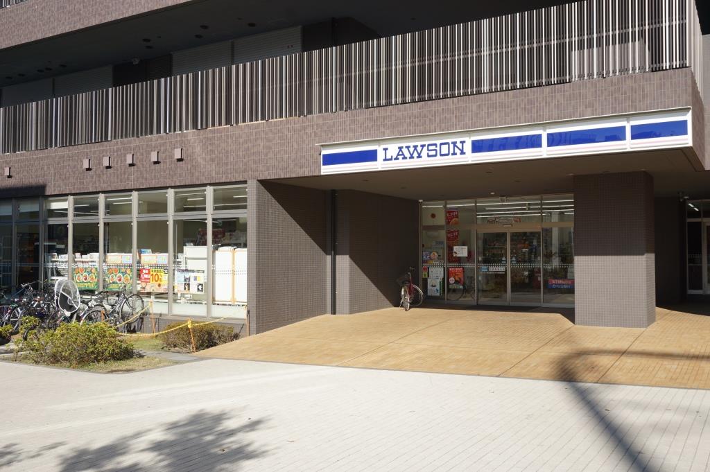 コンビニ　ローソン 流山おおたかの森駅前店（コンビニ）まで493m