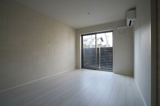 居室・リビング　同じ建物の別の部屋
