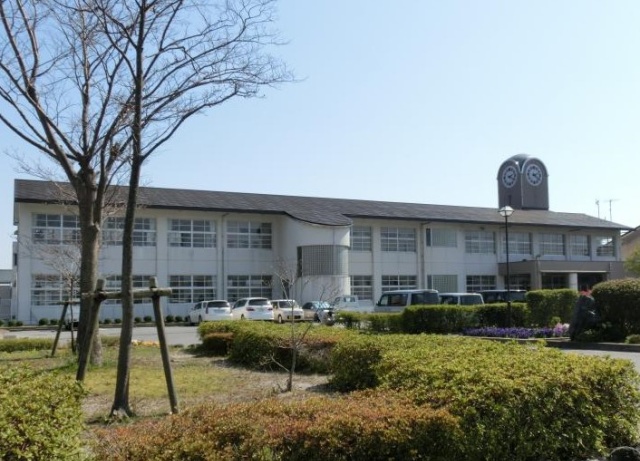 小学校　長浜市立高月小学校（小学校）まで900m