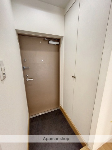 東急田園都市線 たまプラーザ駅 徒歩12分 3階建 築51年の玄関写真