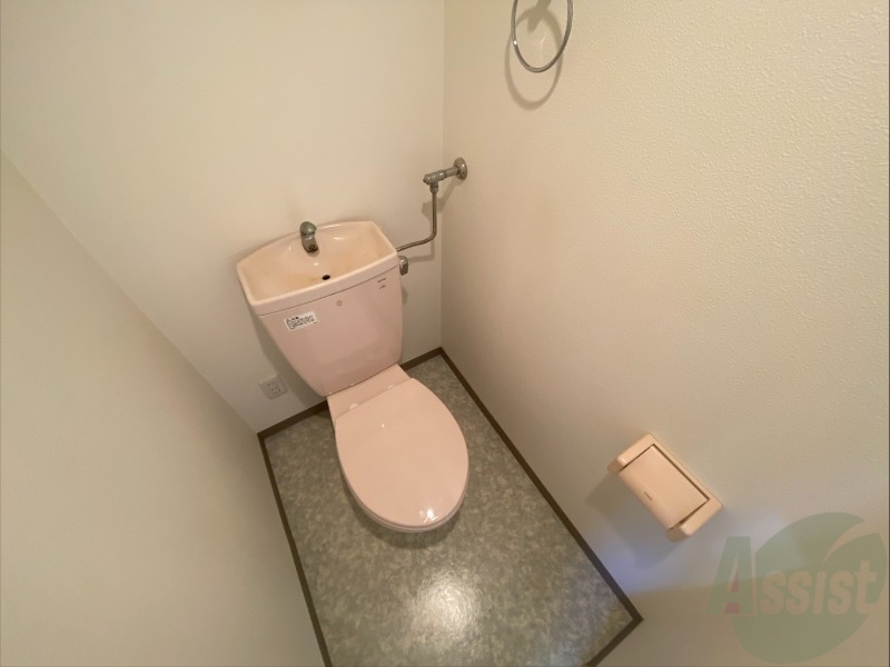 トイレ　こちらはトイレです。清潔感があり、安心して使用できます