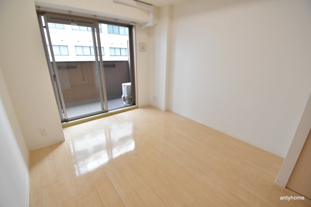 プレサンス梅田北デイズの居間写真