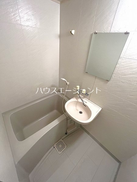 バス・シャワールーム　バス・トイレ別です☆※参考画像