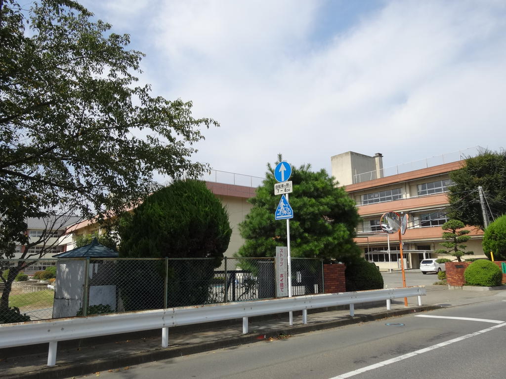 小学校　太田市立宝泉小学校（小学校）まで832m