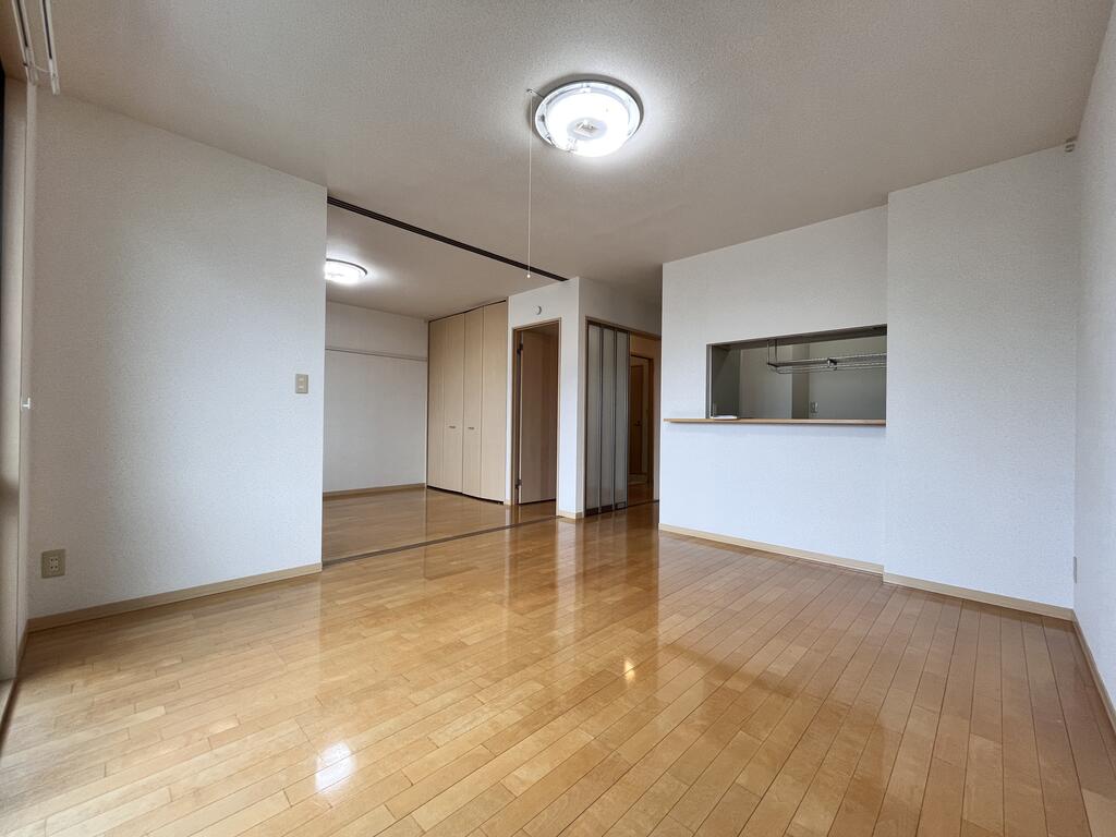 フレグランスJUNの居間写真