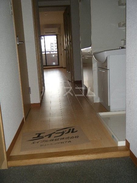 ITOH弐番館の玄関写真